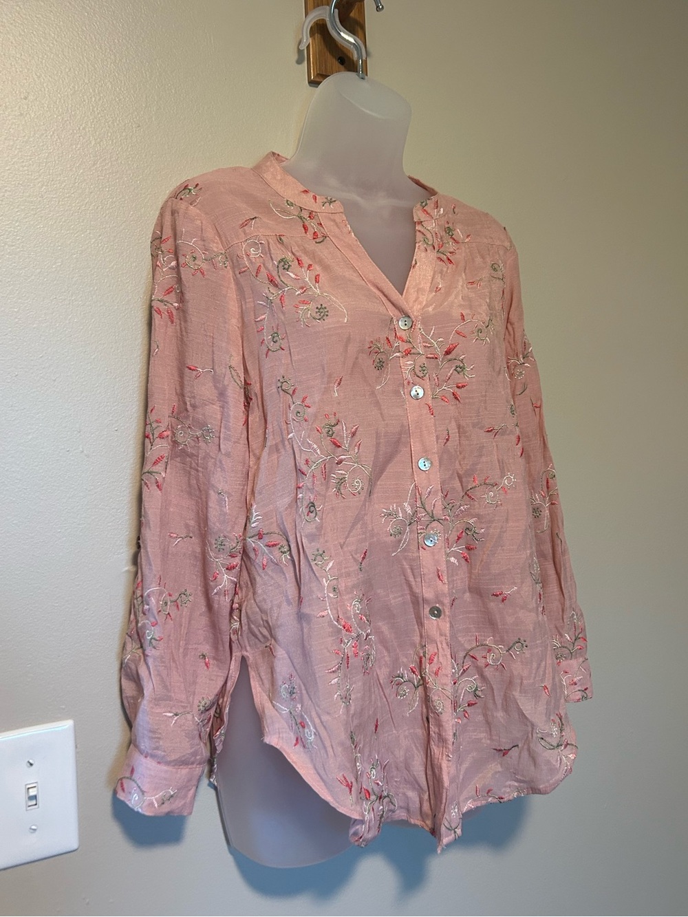 Women’s Pink Embroidered Button-Front Blouse